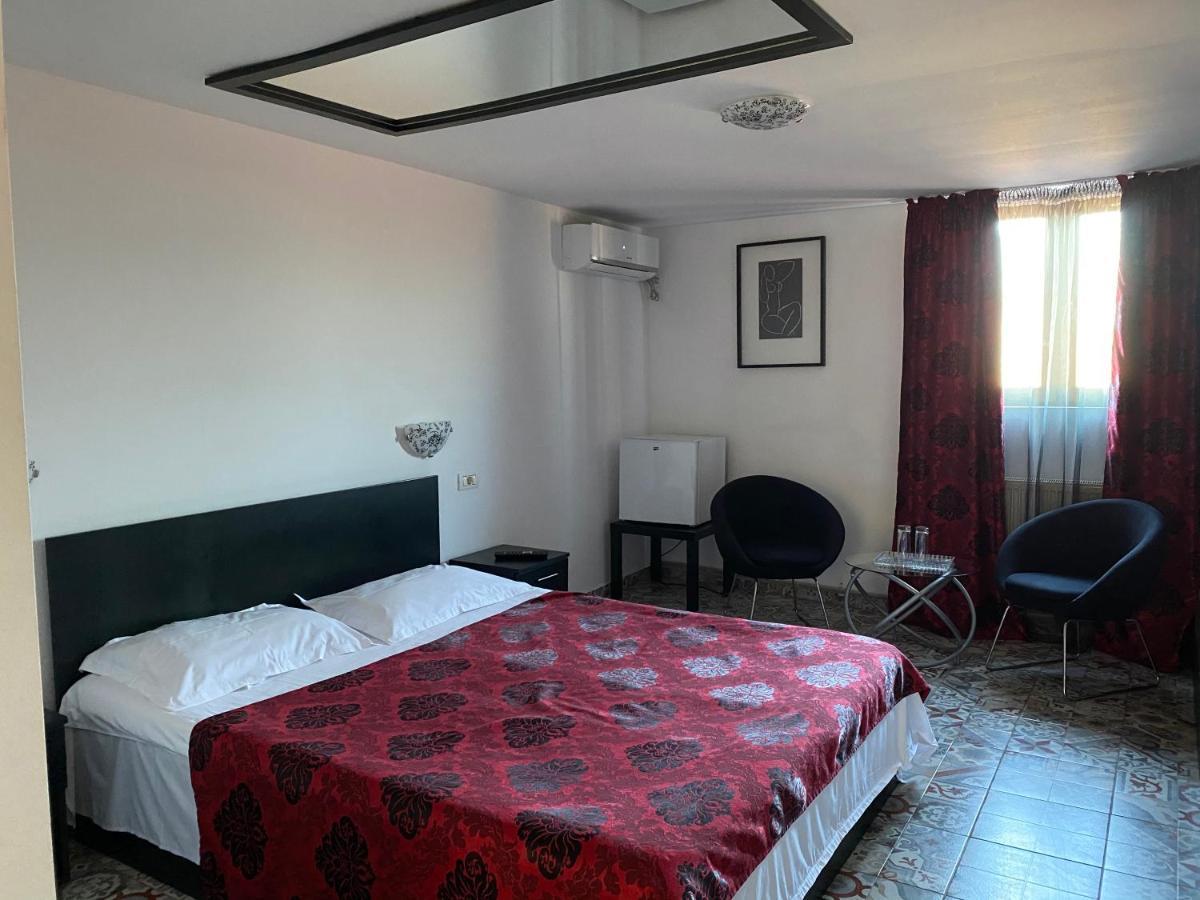 Motel Valentina Ion Roata Exterior photo